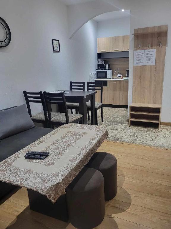 Стаи За Гости Лилия Hiszarja Kültér fotó